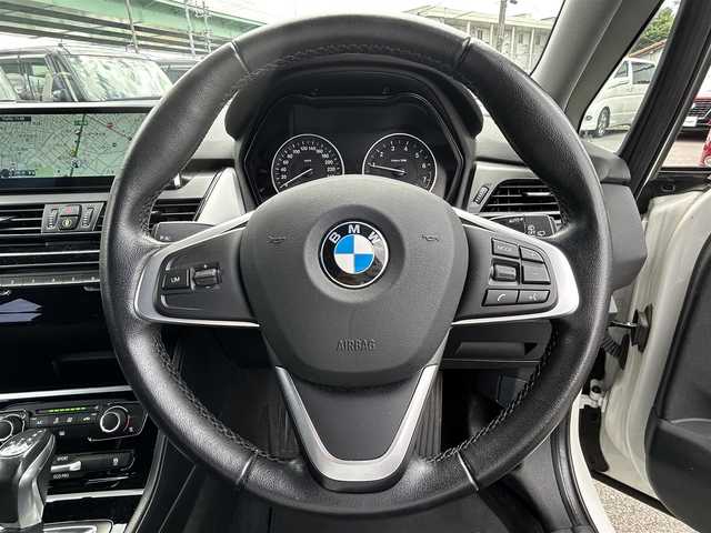 ＢＭＷ ２１８ｉ アクティブツアラー 愛知県 2016(平28)年 1.6万km アルピンホワイトⅢ 純正ナビ/（FM/AM/BT/CD/USB)/プッシュスタート/アイドリングストップ/クリアランスソナー/バックカメラ/パワーバックドア/ETC/LEDヘッドライト/純正16インチAW/スマートキー/スペアキー/フロアマット
