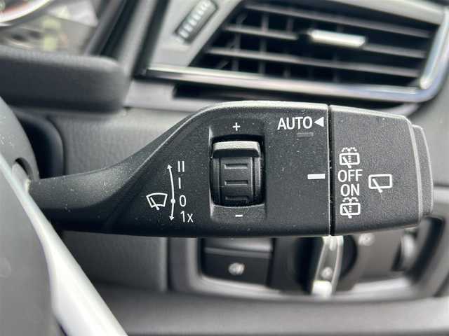 ＢＭＷ ２１８ｉ アクティブツアラー 愛知県 2016(平28)年 1.6万km アルピンホワイトⅢ 純正ナビ/（FM/AM/BT/CD/USB)/プッシュスタート/アイドリングストップ/クリアランスソナー/バックカメラ/パワーバックドア/ETC/LEDヘッドライト/純正16インチAW/スマートキー/スペアキー/フロアマット