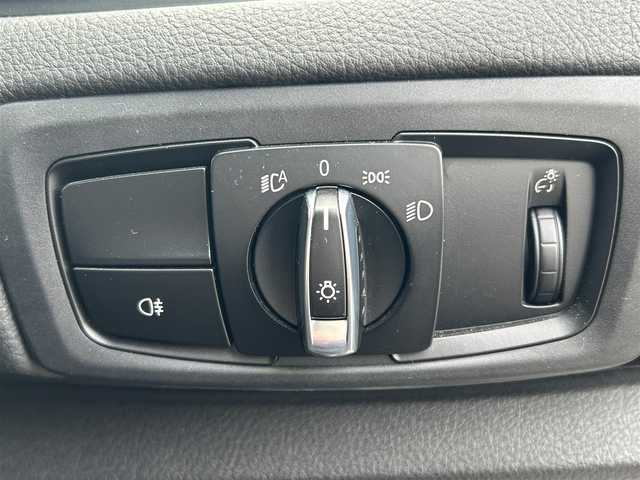 ＢＭＷ ２１８ｉ アクティブツアラー 愛知県 2016(平28)年 1.6万km アルピンホワイトⅢ 純正ナビ/（FM/AM/BT/CD/USB)/プッシュスタート/アイドリングストップ/クリアランスソナー/バックカメラ/パワーバックドア/ETC/LEDヘッドライト/純正16インチAW/スマートキー/スペアキー/フロアマット