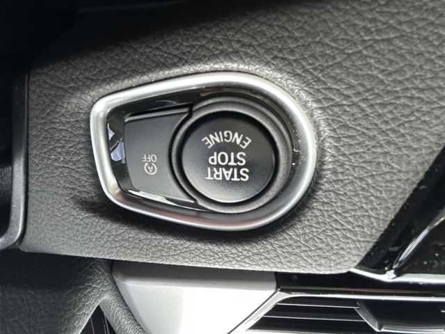 ＢＭＷ ２１８ｉ アクティブツアラー 愛知県 2016(平28)年 1.6万km アルピンホワイトⅢ 純正ナビ/（FM/AM/BT/CD/USB)/プッシュスタート/アイドリングストップ/クリアランスソナー/バックカメラ/パワーバックドア/ETC/LEDヘッドライト/純正16インチAW/スマートキー/スペアキー/フロアマット