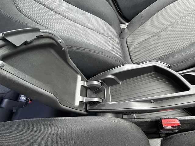 ＢＭＷ ２１８ｉ アクティブツアラー 愛知県 2016(平28)年 1.6万km アルピンホワイトⅢ 純正ナビ/（FM/AM/BT/CD/USB)/プッシュスタート/アイドリングストップ/クリアランスソナー/バックカメラ/パワーバックドア/ETC/LEDヘッドライト/純正16インチAW/スマートキー/スペアキー/フロアマット