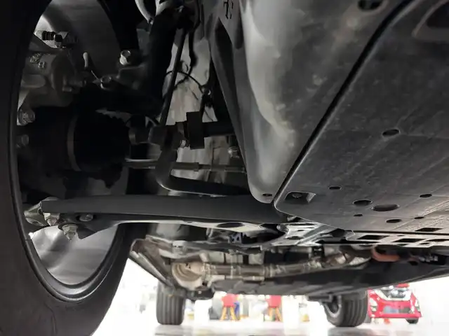 ホンダ ヴェゼル ハイブリッド e:HEV Z 三重県 2023(令5)年 3.8万km クリスタルブラックパール ハイブリッド/FF/MTモード付CVT/純正9インチナビ/（FM/AM/USB/Bluetooth/CarPlay/AndroidAuto/TV）/【OP】マルチビューカメラシステム/プレミアムオーディオ/ドライブレコーダー前後/ETC2.0/Honda SENSING/・衝突軽減ブレーキ/・先行車発進お知らせ/・路外逸脱抑制/・標識認識/・渋滞追従機能付アダプティブクルーズコントロール（ACC）/・車線維持支援システム（LKAS）/・トラフィックジャムアシスト（渋滞運転支援）/・ブラインドスポットインフォメーション/・誤発進＆後方誤発進抑制/・近距離衝突軽減ブレーキ/・パーキングセンサーシステム/・【OP】後退出庫サポート/・アダプティブドライビングビーム/など/装備/・ハンズフリーアクセスパワーテールゲート/・ハーフレザーシート/・シートヒーター（D/N）/・ステアリングヒーター/・オートライトシステム/・LEDヘッドライト/・LEDフロントフォグランプ/・ヒルディセントコントロール/・左右独立オートエアコン/・自動防眩ルームミラー/・【OP】ワイヤレス充電器/・プッシュスタート/・社外18inAW/・スマートキーx2/など