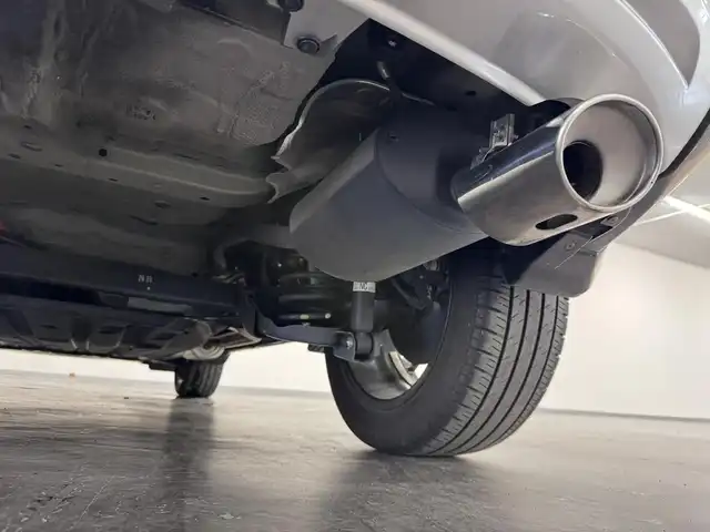 ホンダ ヴェゼル ハイブリッド e:HEV Z 三重県 2023(令5)年 3.8万km クリスタルブラックパール ハイブリッド/FF/MTモード付CVT/純正9インチナビ/（FM/AM/USB/Bluetooth/CarPlay/AndroidAuto/TV）/【OP】マルチビューカメラシステム/プレミアムオーディオ/ドライブレコーダー前後/ETC2.0/Honda SENSING/・衝突軽減ブレーキ/・先行車発進お知らせ/・路外逸脱抑制/・標識認識/・渋滞追従機能付アダプティブクルーズコントロール（ACC）/・車線維持支援システム（LKAS）/・トラフィックジャムアシスト（渋滞運転支援）/・ブラインドスポットインフォメーション/・誤発進＆後方誤発進抑制/・近距離衝突軽減ブレーキ/・パーキングセンサーシステム/・【OP】後退出庫サポート/・アダプティブドライビングビーム/など/装備/・ハンズフリーアクセスパワーテールゲート/・ハーフレザーシート/・シートヒーター（D/N）/・ステアリングヒーター/・オートライトシステム/・LEDヘッドライト/・LEDフロントフォグランプ/・ヒルディセントコントロール/・左右独立オートエアコン/・自動防眩ルームミラー/・【OP】ワイヤレス充電器/・プッシュスタート/・社外18inAW/・スマートキーx2/など
