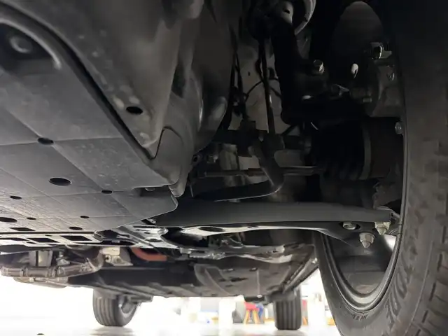 ホンダ ヴェゼル ハイブリッド e:HEV Z 三重県 2023(令5)年 3.8万km クリスタルブラックパール ハイブリッド/FF/MTモード付CVT/純正9インチナビ/（FM/AM/USB/Bluetooth/CarPlay/AndroidAuto/TV）/【OP】マルチビューカメラシステム/プレミアムオーディオ/ドライブレコーダー前後/ETC2.0/Honda SENSING/・衝突軽減ブレーキ/・先行車発進お知らせ/・路外逸脱抑制/・標識認識/・渋滞追従機能付アダプティブクルーズコントロール（ACC）/・車線維持支援システム（LKAS）/・トラフィックジャムアシスト（渋滞運転支援）/・ブラインドスポットインフォメーション/・誤発進＆後方誤発進抑制/・近距離衝突軽減ブレーキ/・パーキングセンサーシステム/・【OP】後退出庫サポート/・アダプティブドライビングビーム/など/装備/・ハンズフリーアクセスパワーテールゲート/・ハーフレザーシート/・シートヒーター（D/N）/・ステアリングヒーター/・オートライトシステム/・LEDヘッドライト/・LEDフロントフォグランプ/・ヒルディセントコントロール/・左右独立オートエアコン/・自動防眩ルームミラー/・【OP】ワイヤレス充電器/・プッシュスタート/・社外18inAW/・スマートキーx2/など