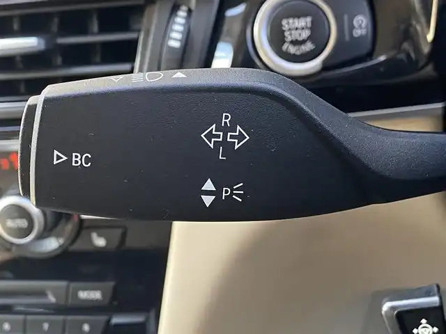 ＢＭＷ Ｘ５ xDrive 35d xライン 福岡県 2014(平26)年 6.7万km 茶 SR/白革シート/ライトデザイン/純正ナビ/CD/DVD/USB/Bluetooth/フルセグTV/シートヒーター/パワーシート/Bカメラ/前後ドラレコ/LEDヘッドライト/純正19インチアルミホイール/保証書/取扱説明書/スマートキー/スペアキー×1/スパークリング・ブラウン