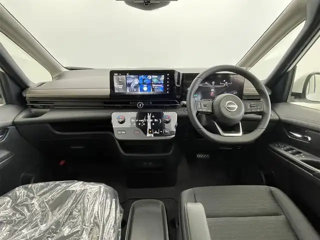 日産 セレナ e－パワー ハイウェイスター V 群馬県 2025(令7)年 0.1千km プリズムホワイト 登録済未使用車　フリップダウンモニター　ニッサンコネクトナビ　アラウンドビューモニター　両側パワースライドドア　プロパイロット　デジタルルームミラー　コーナーセンサー　スマートキー　ＥＴＣ２．０