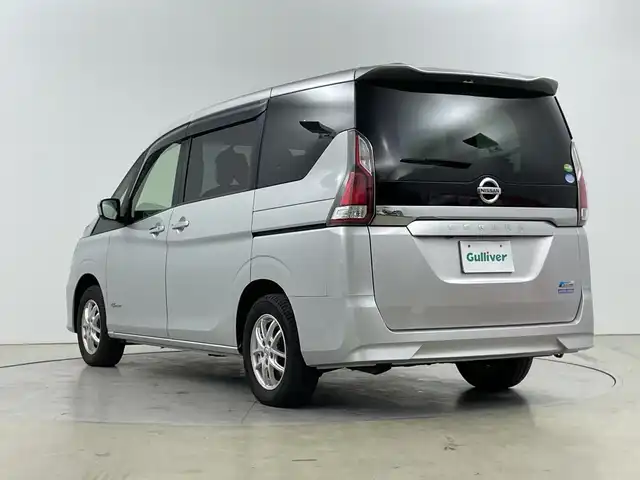 日産 セレナ X VセレクションⅡ 道央・札幌 2018(平30)年 3.1万km ブリリアントシルバー ・４WD/エマージェンシーブレーキ/・純正ディーラーOPナビ/・DVD.CD.SD.Bluetooth/・フルセグ/バックカメラ /・両側パワースライドドア /・純正エンジンスターター/・純正ドライブレコーダー/・クルーズコントロール/・オートライト/・スマートキー/プッシュスタート/・スタッドレスタイヤ積込