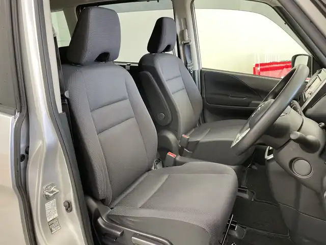 日産 セレナ X VセレクションⅡ 道央・札幌 2018(平30)年 3.1万km ブリリアントシルバー ・４WD/エマージェンシーブレーキ/・純正ディーラーOPナビ/・DVD.CD.SD.Bluetooth/・フルセグ/バックカメラ /・両側パワースライドドア /・純正エンジンスターター/・純正ドライブレコーダー/・クルーズコントロール/・オートライト/・スマートキー/プッシュスタート/・スタッドレスタイヤ積込