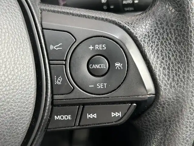 トヨタ ＲＡＶ４ X 大阪府 2022(令4)年 6.6万km プラチナホワイトパールマイカ ワンオーナー/寒冷地仕様/ルーフレール/純正OP18インチAW/バックカメラ/バックガイドモニター/社外サイドステップ/社外バンパーガード積み込み/8型ディスプレイオーディオ＋ナビ対応/FM/AM/BT/フルセグ/USB電源ソケット/ETC2/0/トヨタセーフティーセンス/・プリクラッシュセーフティー/・レーントレーシングアシスト/・レーダークルーズコントロール/・オートマチックハイビーム/・ロードサインアシスト/インテリジェントクリアランスソナー/保証書/取扱説明書/スペアキー
