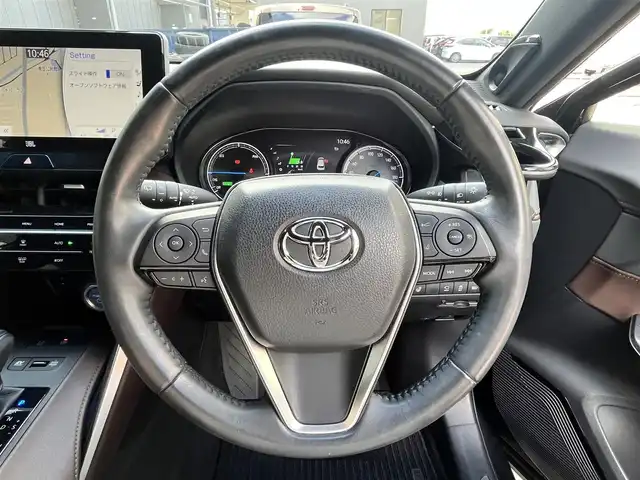 トヨタ ハリアー ハイブリッド Z レザーパッケージ 滋賀県 2021(令3)年 6.5万km プレシャスブラックパール 純正12.3インチナビ/【Bluetooth/フルセグTV/USB/Miracast】/JBLプレミアムサウンド/全方位カメラ/レザーシート/トヨタセーフティセンス/・プリクラッシュセーフティ/・レーンディパーチャーアラート/・レーダークルーズコントロール/・オートマチックハイビーム/クリアランスソナー/ブラインドスポットモニター/LEDヘッドライト/ドライブレコーダー機能付デジタルインナーミラー/電動パーキングブレーキ/オートブレーキホールド/ビルトインETC2.0/D/Nパワーシート/D/Nシートヒーター/D/Nシートベンチレーション/ステアリングヒーター/パワーバックドア/ワイヤレス充電/電動チルトテレスコピックステアリング/シートポジションメモリ/純正フロアマット/プッシュスタート/スマートキー/ステアリングリモコン/ドアバイザー