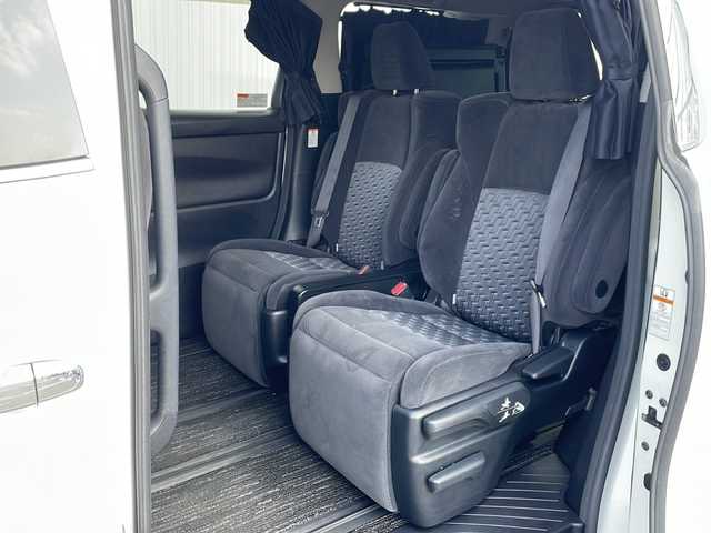 トヨタ ヴェルファイア Z 道東・釧路十勝 2016(平28)年 11万km ホワイトパールクリスタルシャイン ・寒冷地仕様/・4WD/・ALPINE11型SDメモリビ/（CD・DVD・FM・AM・BT・SD・フルセグ）/・バックカメラ/・衝突軽減システム/・オートリトラーミラー/・ウッド調パネル/・ナノイー/・クリアランスソナー/・フロントワイパーデアイサー/・両側パワースライドドア/・社外エンジンスターター/・セカンドシートオットマン/・ETC/・アイドリングストップ/・横滑り防止/・電格ミラー/・ドアバイザー/・スマートキー/・プッシュスタート/・ウェッズクレンツェ19インチアルミホイール