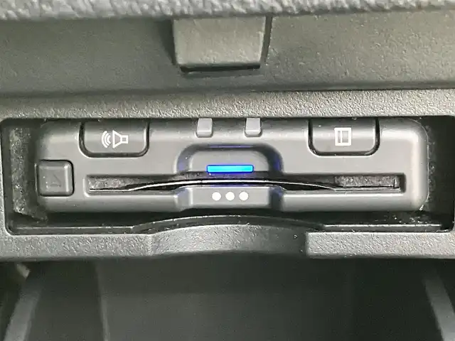 トヨタ ヴェルファイア Z Gエディション 静岡県 2021(令3)年 1.1万km ブラック 純正9インチナビ（CD/DVD/BT）/バックカメラ/エンジンスタートボタン/パワーステアリング/パワーウィンドウ/保証書/取扱説明書/スマートキー/Wオートエアコン/レーダークルーズコントロール/12.1インチ後席モニター/USB入力端子/ETC/三列シート/N席電動オットマン/電動リアゲート/ドライブレコーダー前後/フロアマット/D席N席パワーシート/合皮シート/D席N席シートヒーター/D席N席エアシート/両側パワースライドドア/純正アルミホイール/ABS/横滑り防止装置/コーナーセンサー前後/レーンキープアシスト/盗難防止装置/オートライト/オートマチックハイビーム/三眼LEDヘッドライト/W+サイドエアバッグ/カーテンエアバッグ/衝突軽減システム/ステアリングヒーター/二列目電動リクライニング/二列目電動オットマン/三列目ヘッドレスト１つ不足