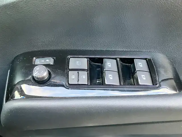 トヨタ ヴェルファイア Z Gエディション 静岡県 2021(令3)年 1.1万km ブラック 純正9インチナビ（CD/DVD/BT）/バックカメラ/エンジンスタートボタン/パワーステアリング/パワーウィンドウ/保証書/取扱説明書/スマートキー/Wオートエアコン/レーダークルーズコントロール/12.1インチ後席モニター/USB入力端子/ETC/三列シート/N席電動オットマン/電動リアゲート/ドライブレコーダー前後/フロアマット/D席N席パワーシート/合皮シート/D席N席シートヒーター/D席N席エアシート/両側パワースライドドア/純正アルミホイール/ABS/横滑り防止装置/コーナーセンサー前後/レーンキープアシスト/盗難防止装置/オートライト/オートマチックハイビーム/三眼LEDヘッドライト/W+サイドエアバッグ/カーテンエアバッグ/衝突軽減システム/ステアリングヒーター/二列目電動リクライニング/二列目電動オットマン/三列目ヘッドレスト１つ不足