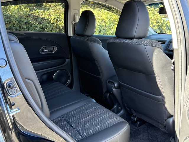 ホンダ ヴェゼル ハイブリッド Z 大分県 2015(平27)年 10.3万km クリスタルブラックパール ワンオーナー /あんしんパッケージ/ハーフレザーシート/シートヒーター/社外メモリーナビ/バックカメラ/フルセグ /DVD/Bluetooth/前後ドライブレコーダー/クルーズコントロール/純正17インチアルミホイール/スマートキー/エンジンプッシュスタート/純正LEDヘッドライト/オートライトコントロール/パドルシフト