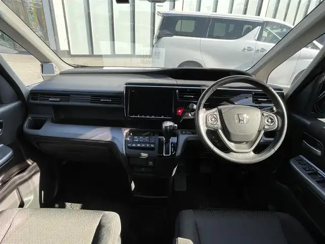 ホンダ ステップワゴン スパーダ ホンダセンシング 大阪府 2019(平31)年 4.6万km プレミアムスパークルブラックパール ホンダセンシング　/純正９インチインターナビ　/・フルセグTV/USB/BT/バックカメラ/両側パワースライドドア　/前ドライブレコーダー　/ＥＴＣ　/追従型クルーズコントロール/純正フロアマット　/コーナーセンサー/アイドリングストップ/パーキングアシスト　/ＬＥＤヘッド・フォグ　/スペアキー