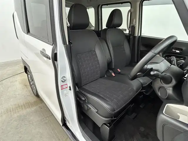 三菱 デリカミニ T プレミアム 岡山県 2024(令6)年 1万km アメジストブラック/シルキーホワイト 純正9インチディスプレイオーディオ/・FM/AM/Bluetooth/CarPlay/HDMI/アラウンドビューモニター/デジタルインナーミラー/ハーフレザーシート/・シートヒーター/ステアリングヒーター/マイパイロット/e-Assist/・衝突軽減ブレーキ/・車線逸脱警報/・オートマチックハイビーム/・踏み間違い防止アシスト/ビルトインETC/前後ドライブレコーダー/両側パワースライドドア/純正フロアマット/純正15インチアルミ/スマートキー2本/LEDヘッドライト/・フォグライト