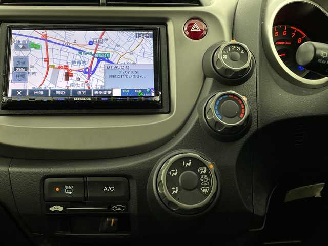 ホンダ フィット G 新潟県 2013(平25)年 5.6万km アラバスターシルバーメタリック メモリナビ　型式MDV-D402BT/CD/DVD/BT/ワンセグ/ETC/ハロゲン/社外AW冬タイヤセット積載済