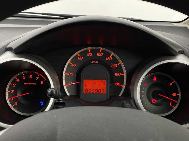 ホンダ フィット G 新潟県 2013(平25)年 5.6万km アラバスターシルバーメタリック メモリナビ　型式MDV-D402BT/CD/DVD/BT/ワンセグ/ETC/ハロゲン/社外AW冬タイヤセット積載済