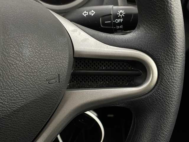 ホンダ フィット G 新潟県 2013(平25)年 5.6万km アラバスターシルバーメタリック メモリナビ　型式MDV-D402BT/CD/DVD/BT/ワンセグ/ETC/ハロゲン/社外AW冬タイヤセット積載済