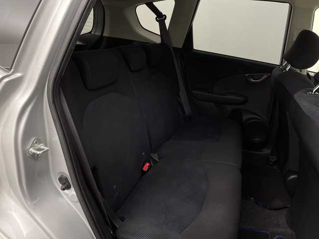 ホンダ フィット G 新潟県 2013(平25)年 5.6万km アラバスターシルバーメタリック メモリナビ　型式MDV-D402BT/CD/DVD/BT/ワンセグ/ETC/ハロゲン/社外AW冬タイヤセット積載済