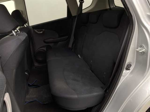 ホンダ フィット G 新潟県 2013(平25)年 5.6万km アラバスターシルバーメタリック メモリナビ　型式MDV-D402BT/CD/DVD/BT/ワンセグ/ETC/ハロゲン/社外AW冬タイヤセット積載済