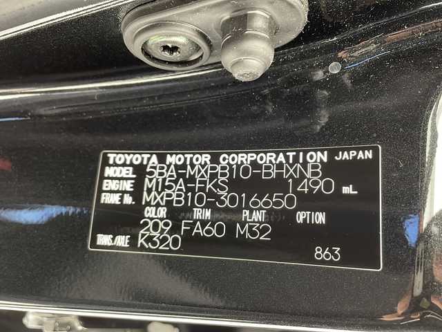 トヨタ ヤリスクロス G 千葉県 2022(令4)年 2.8万km ブラックマイカ 禁煙車/トヨタセーフティセンス/　衝突軽減ブレーキ/レーンキープアシスト/　レーダークルーズコントロール/オートハイビーム/　クリアランスソナー/ブラインドスポットモニター/純正ディスプレイナビ/　フルセグ/BT/USB/カープレイ/全方位カメラ/ステアリングスイッチ/ビルトインETC/ドライブレコーダー/シートヒーター(D/N席)/ステアリングヒーター/電動パーキングブレーキ/スマートキー/プッシュスタート/純正フロアマット/電動格納/ウィンカーミラー/純正アルミホイール