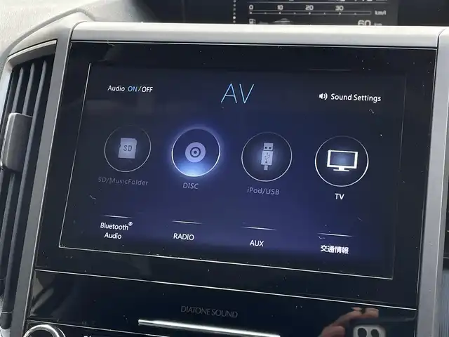 スバル ＸＶ ハイブリッド アドバンス 青森県 2021(令3)年 2.4万km クリスタルホワイトP 4WD/ディーラーオプションナビ/フルセグTV/CD/DVD/BT/ETC2.0/純正ドライブレコーダー/D/N席パワーシート/D席シートメモリ/ハーフレザーシート/本革巻きステアリング/電動パーキングブレーキ/LEDオートライト/フォグランプ/ステアリング連動ヘッドランプ/アイサイトVer3.0/社外17インチホイール付きスタッドレスタイヤ積込
