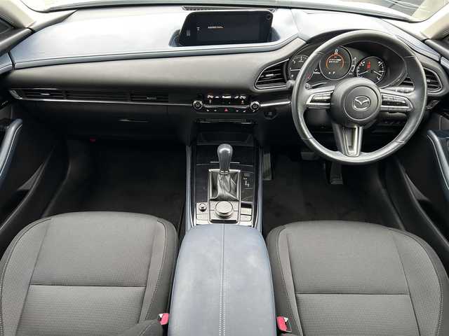 マツダ ＣＸ－３０ XD プロアクティブツーリングセレクション 兵庫県 2020(令2)年 6.5万km スノーフレイクホワイトパールマイカ 純正ナビ/　Bluetooth/　USB/　CD/　DVD/フルセグTV/衝突被害軽減システム/レーダークルーズコントロール/全方位カメラ/電動リアゲート/運転席パワーシート/運転席シートメモリー/前席シートヒーター/ハンドルヒーター/ブラインドスポットモニター/BOSEサウンドシステム/ヘッドアップディスプレイ/横滑り防止装置/前後クリアランスソナー/レーンキープアシスト/ビルトインETC/スマートキー/プッシュスタート/スペアキー×１/パドルシフト/純正フロアマット/純正18インチアルミホイール/LEDヘッドライト/オートマチックハイビーム/保証書
