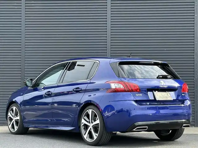 プジョー ３０８ GT ブルーHDi 茨城県 2017(平29)年 5.5万km マグネティックブルー アクティブシティブレーキ　/ＡＣＣ　/ＢＳＭ　/純正ディスプレイオーディオ　/バックカメラ　/ＢＴ　/ＵＳＢ　/ＣＤ　/ＥＴＣ　/半革シート　/パドルシフト　/ＬＥＤ　/パークセンサー　/純正１８インチＡＷ　/ドラレコ/禁煙車