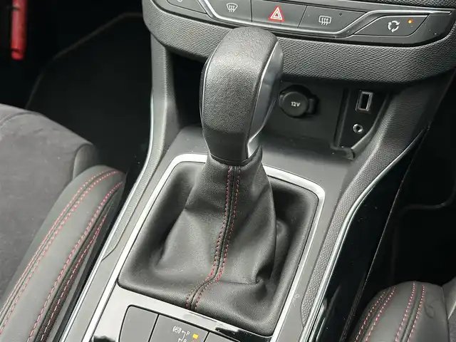 プジョー ３０８ GT ブルーHDi 茨城県 2017(平29)年 5.5万km マグネティックブルー アクティブシティブレーキ　/ＡＣＣ　/ＢＳＭ　/純正ディスプレイオーディオ　/バックカメラ　/ＢＴ　/ＵＳＢ　/ＣＤ　/ＥＴＣ　/半革シート　/パドルシフト　/ＬＥＤ　/パークセンサー　/純正１８インチＡＷ　/ドラレコ/禁煙車