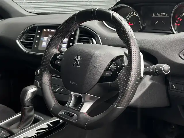 プジョー ３０８ GT ブルーHDi 茨城県 2017(平29)年 5.5万km マグネティックブルー アクティブシティブレーキ　/ＡＣＣ　/ＢＳＭ　/純正ディスプレイオーディオ　/バックカメラ　/ＢＴ　/ＵＳＢ　/ＣＤ　/ＥＴＣ　/半革シート　/パドルシフト　/ＬＥＤ　/パークセンサー　/純正１８インチＡＷ　/ドラレコ/禁煙車