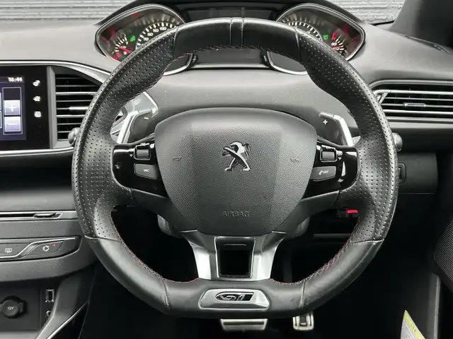プジョー ３０８ GT ブルーHDi 茨城県 2017(平29)年 5.5万km マグネティックブルー アクティブシティブレーキ　/ＡＣＣ　/ＢＳＭ　/純正ディスプレイオーディオ　/バックカメラ　/ＢＴ　/ＵＳＢ　/ＣＤ　/ＥＴＣ　/半革シート　/パドルシフト　/ＬＥＤ　/パークセンサー　/純正１８インチＡＷ　/ドラレコ/禁煙車