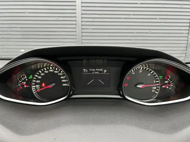 プジョー ３０８ GT ブルーHDi 茨城県 2017(平29)年 5.5万km マグネティックブルー アクティブシティブレーキ　/ＡＣＣ　/ＢＳＭ　/純正ディスプレイオーディオ　/バックカメラ　/ＢＴ　/ＵＳＢ　/ＣＤ　/ＥＴＣ　/半革シート　/パドルシフト　/ＬＥＤ　/パークセンサー　/純正１８インチＡＷ　/ドラレコ/禁煙車