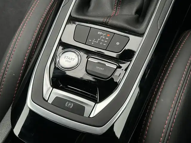プジョー ３０８ GT ブルーHDi 茨城県 2017(平29)年 5.5万km マグネティックブルー アクティブシティブレーキ　/ＡＣＣ　/ＢＳＭ　/純正ディスプレイオーディオ　/バックカメラ　/ＢＴ　/ＵＳＢ　/ＣＤ　/ＥＴＣ　/半革シート　/パドルシフト　/ＬＥＤ　/パークセンサー　/純正１８インチＡＷ　/ドラレコ/禁煙車