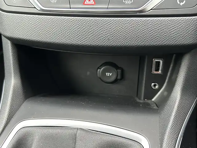 プジョー ３０８ GT ブルーHDi 茨城県 2017(平29)年 5.5万km マグネティックブルー アクティブシティブレーキ　/ＡＣＣ　/ＢＳＭ　/純正ディスプレイオーディオ　/バックカメラ　/ＢＴ　/ＵＳＢ　/ＣＤ　/ＥＴＣ　/半革シート　/パドルシフト　/ＬＥＤ　/パークセンサー　/純正１８インチＡＷ　/ドラレコ/禁煙車