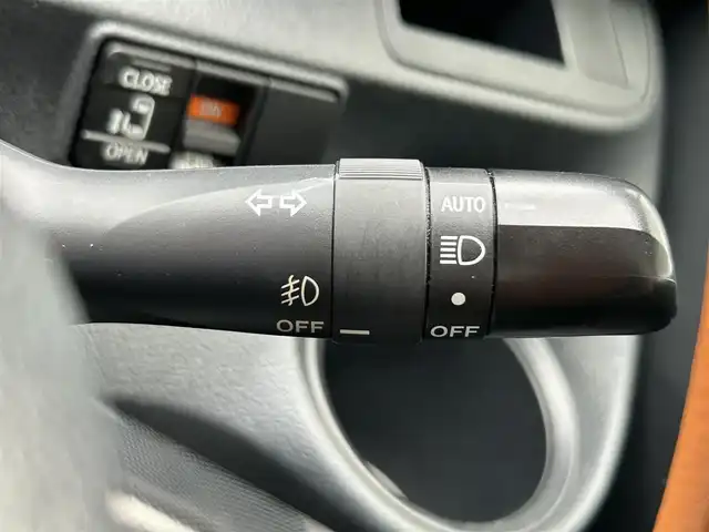トヨタ シエンタ X 静岡県 2015(平27)年 8万km ホワイトパールクリスタルシャイン ユーザー買取車両/純性HDDナビ(VXM-174VFXi)/[CD/DVD/BT/地デジTV]/純性LEDライト/純性フロアマット/純正16インチAW/バックカメラ/スマートキー/スペアキー×1/エンジンスタートボタン/3列シート/モデリスタエアロパーツ/両側パワースライドドア/ベンチシート/アイドリングストップ