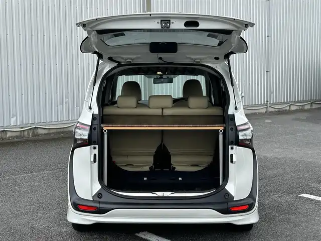 トヨタ シエンタ X 静岡県 2015(平27)年 8万km ホワイトパールクリスタルシャイン ユーザー買取車両/純性HDDナビ(VXM-174VFXi)/[CD/DVD/BT/地デジTV]/純性LEDライト/純性フロアマット/純正16インチAW/バックカメラ/スマートキー/スペアキー×1/エンジンスタートボタン/3列シート/モデリスタエアロパーツ/両側パワースライドドア/ベンチシート/アイドリングストップ