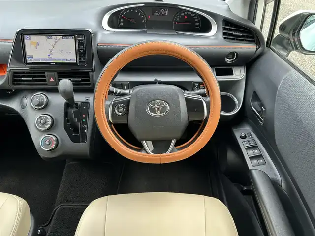 トヨタ シエンタ X 静岡県 2015(平27)年 8万km ホワイトパールクリスタルシャイン ユーザー買取車両/純性HDDナビ(VXM-174VFXi)/[CD/DVD/BT/地デジTV]/純性LEDライト/純性フロアマット/純正16インチAW/バックカメラ/スマートキー/スペアキー×1/エンジンスタートボタン/3列シート/モデリスタエアロパーツ/両側パワースライドドア/ベンチシート/アイドリングストップ