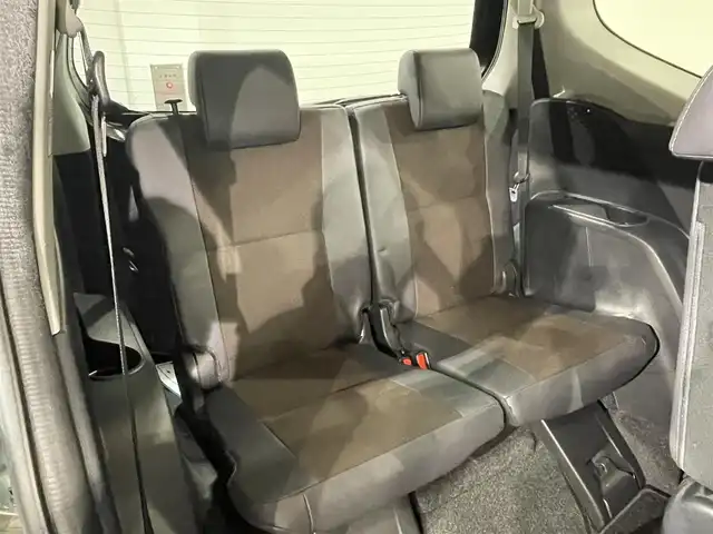 トヨタ シエンタ G クエロ 愛知県 2019(令1)年 4.5万km ブラックマイカ 純正９インチナビ(NSZT-Y66T)/(Bluetooth/フルセグTV/SD/FM/AM/CD・DVD再生)/パノラミックビューモニター　/トヨタセーフティセンス　/　　-プリクラッシュセーフティ/　　-レーンディパーチャーアラート/　　-オートマチックハイビーム/半レザーシート　/両側パワースライドドア　/シートヒーター　/ビルトインＥＴＣ　/ステアリングヒーター/ドライブレコーダー　/ＵＳＢ接続/クリアランスソナー/アイドリングストップ/横滑り防止/プッシュスタート/　　-スマートキー