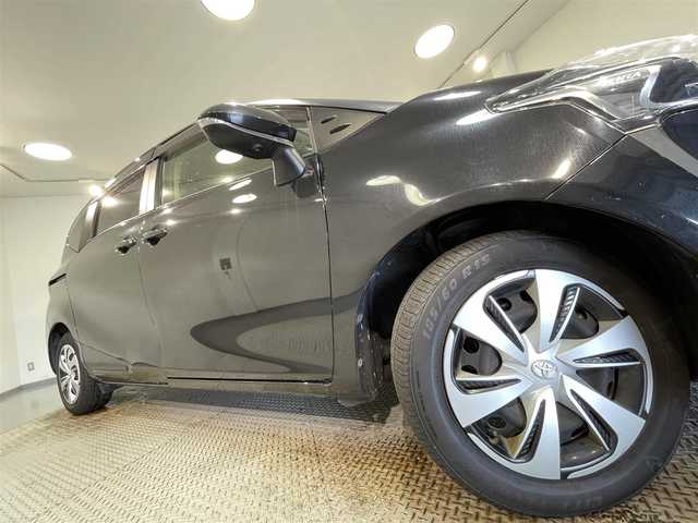 トヨタ シエンタ G クエロ 愛知県 2019(令1)年 4.5万km ブラックマイカ 純正９インチナビ(NSZT-Y66T)/(Bluetooth/フルセグTV/SD/FM/AM/CD・DVD再生)/パノラミックビューモニター　/トヨタセーフティセンス　/　　-プリクラッシュセーフティ/　　-レーンディパーチャーアラート/　　-オートマチックハイビーム/半レザーシート　/両側パワースライドドア　/シートヒーター　/ビルトインＥＴＣ　/ステアリングヒーター/ドライブレコーダー　/ＵＳＢ接続/クリアランスソナー/アイドリングストップ/横滑り防止/プッシュスタート/　　-スマートキー