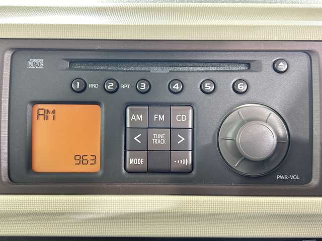 トヨタ パッソ X 佐賀県 2010(平22)年 5.8万km キナコメタリック 純正オーディオ　/ＣＤ再生　/ＡＭ／ＦＭ　/リモコンキー　/純正フロアマット　/横滑り防止装置　/ヘッドライトレベライザー　/電動格納ミラー　/ダブルエアバック　/ドアバイザー