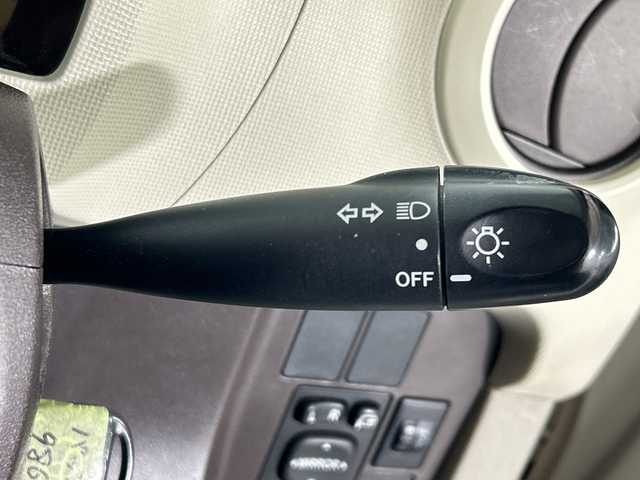 トヨタ パッソ X 佐賀県 2010(平22)年 5.8万km キナコメタリック 純正オーディオ　/ＣＤ再生　/ＡＭ／ＦＭ　/リモコンキー　/純正フロアマット　/横滑り防止装置　/ヘッドライトレベライザー　/電動格納ミラー　/ダブルエアバック　/ドアバイザー