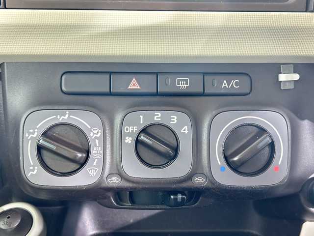 トヨタ パッソ X 佐賀県 2010(平22)年 5.8万km キナコメタリック 純正オーディオ　/ＣＤ再生　/ＡＭ／ＦＭ　/リモコンキー　/純正フロアマット　/横滑り防止装置　/ヘッドライトレベライザー　/電動格納ミラー　/ダブルエアバック　/ドアバイザー