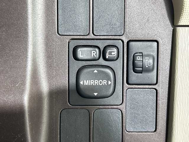 トヨタ パッソ X 佐賀県 2010(平22)年 5.8万km キナコメタリック 純正オーディオ　/ＣＤ再生　/ＡＭ／ＦＭ　/リモコンキー　/純正フロアマット　/横滑り防止装置　/ヘッドライトレベライザー　/電動格納ミラー　/ダブルエアバック　/ドアバイザー