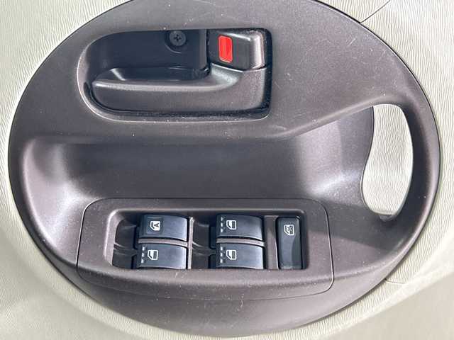 トヨタ パッソ X 佐賀県 2010(平22)年 5.8万km キナコメタリック 純正オーディオ　/ＣＤ再生　/ＡＭ／ＦＭ　/リモコンキー　/純正フロアマット　/横滑り防止装置　/ヘッドライトレベライザー　/電動格納ミラー　/ダブルエアバック　/ドアバイザー