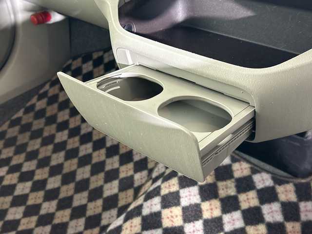 トヨタ パッソ X 佐賀県 2010(平22)年 5.8万km キナコメタリック 純正オーディオ　/ＣＤ再生　/ＡＭ／ＦＭ　/リモコンキー　/純正フロアマット　/横滑り防止装置　/ヘッドライトレベライザー　/電動格納ミラー　/ダブルエアバック　/ドアバイザー