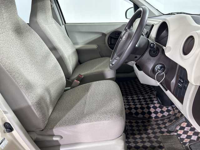 トヨタ パッソ X 佐賀県 2010(平22)年 5.8万km キナコメタリック 純正オーディオ　/ＣＤ再生　/ＡＭ／ＦＭ　/リモコンキー　/純正フロアマット　/横滑り防止装置　/ヘッドライトレベライザー　/電動格納ミラー　/ダブルエアバック　/ドアバイザー