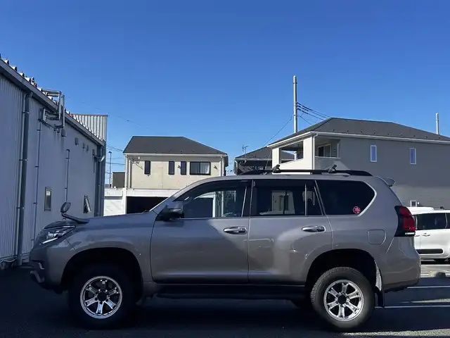 トヨタ ランドクルーザー プラド TX Lパッケージ 静岡県 2018(平30)年 5.4万km アバンギャルドブロンズメタリック ユーザー買取車両/ワンオーナー/ALPINE製9インチSDナビ(X9Z)/　【CD/DVD/BT/地デジフルセグTV】/純正LEDヘッドライト/社外17インチAW/レザーシート/シートヒーター/ベンチレーション/ウッドコンビステアリング/バックカメラ/ETC/ルーフレール/プリクラッシュセーフティシステム/レーンキープアシスト/サンルーフ/電動格納サードシート/スマートキー/新車時保証書/取扱説明書/スペアキー×1