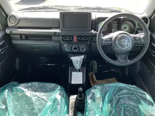 スズキ ジムニー ノマド FC 福岡県 2025(令7)年 0.1千km 緑 登録済未使用車/4WD/レーダークルーズコントロール/LEDヘッドライト/オートライト/DN席シートヒーター/純正15インチAW/アイドリングストップ/横滑り防止装置/コーナーセンサー/レーンキープアシスト/盗難防止装置/衝突被害軽減ブレーキ/スマートキー