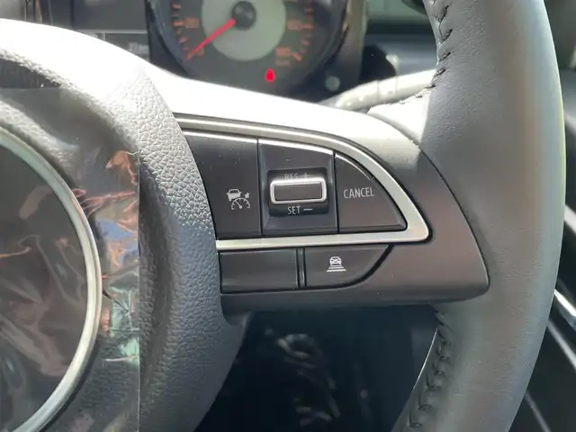 スズキ ジムニー ノマド FC 福岡県 2025(令7)年 0.1千km 緑 登録済未使用車/4WD/レーダークルーズコントロール/LEDヘッドライト/オートライト/DN席シートヒーター/純正15インチAW/アイドリングストップ/横滑り防止装置/コーナーセンサー/レーンキープアシスト/盗難防止装置/衝突被害軽減ブレーキ/スマートキー